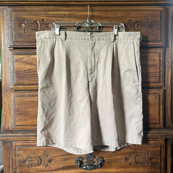 Nike Men's Beige Flat Front Shorts - Picture 1 of 5